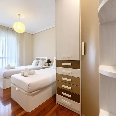 Acogedor En Con Garaje Y Terraza, 2 Y 2 Banos Apartament