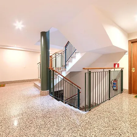 Acogedor En Con Garaje Y Terraza, 2 Y 2 Banos *