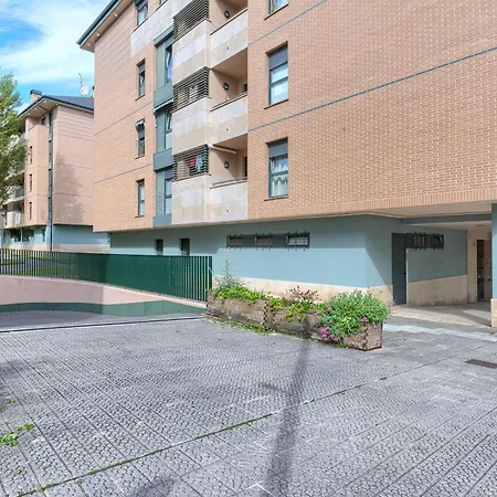 Acogedor En Con Garaje Y Terraza, 2 Y 2 Banos Apartment *