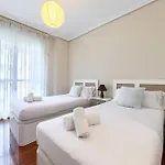 Acogedor En Con Garaje Y Terraza, 2 Y 2 Banos Apartment *