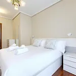 Acogedor En Con Garaje Y Terraza, 2 Y 2 Banos Apartment