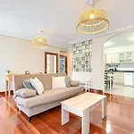 Apartment Acogedor En Con Garaje Y Terraza, 2 Y 2 Banos