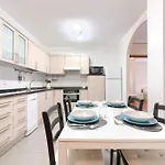 Acogedor En Con Garaje Y Terraza, 2 Y 2 Banos Apartment *