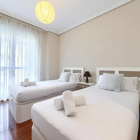 Acogedor En Con Garaje Y Terraza, 2 Y 2 Banos Apartman *