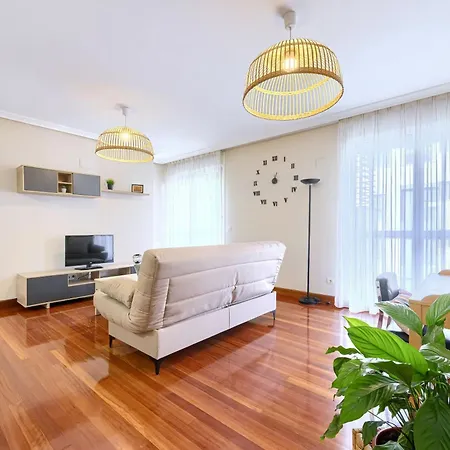 Acogedor En Con Garaje Y Terraza, 2 Y 2 Banos *