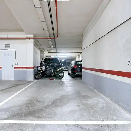 Acogedor En Con Garaje Y Terraza, 2 Y 2 Banos *