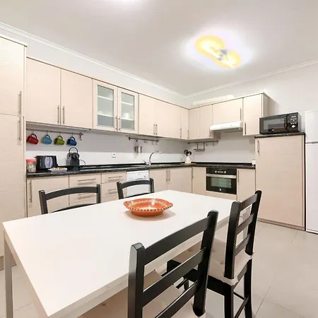 Appartement Acogedor En Con Garaje Y Terraza, 2 Y 2 Banos