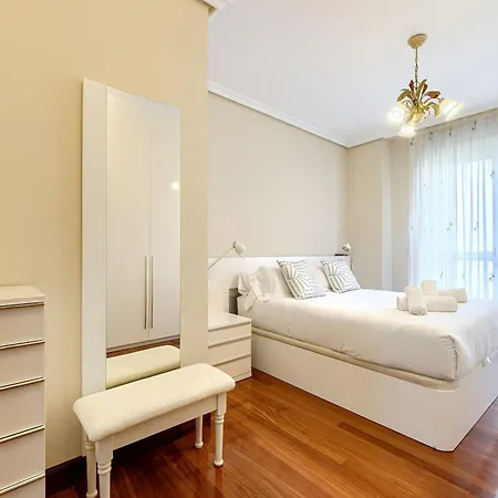 Acogedor En Con Garaje Y Terraza, 2 Y 2 Banos *