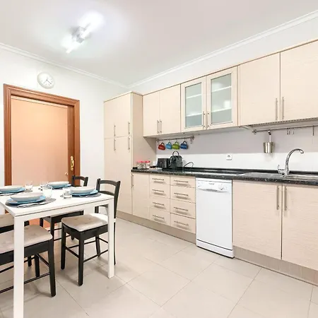 Appartement Acogedor En Con Garaje Y Terraza, 2 Y 2 Banos