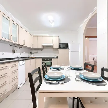 Acogedor En Con Garaje Y Terraza, 2 Y 2 Banos Appartement *